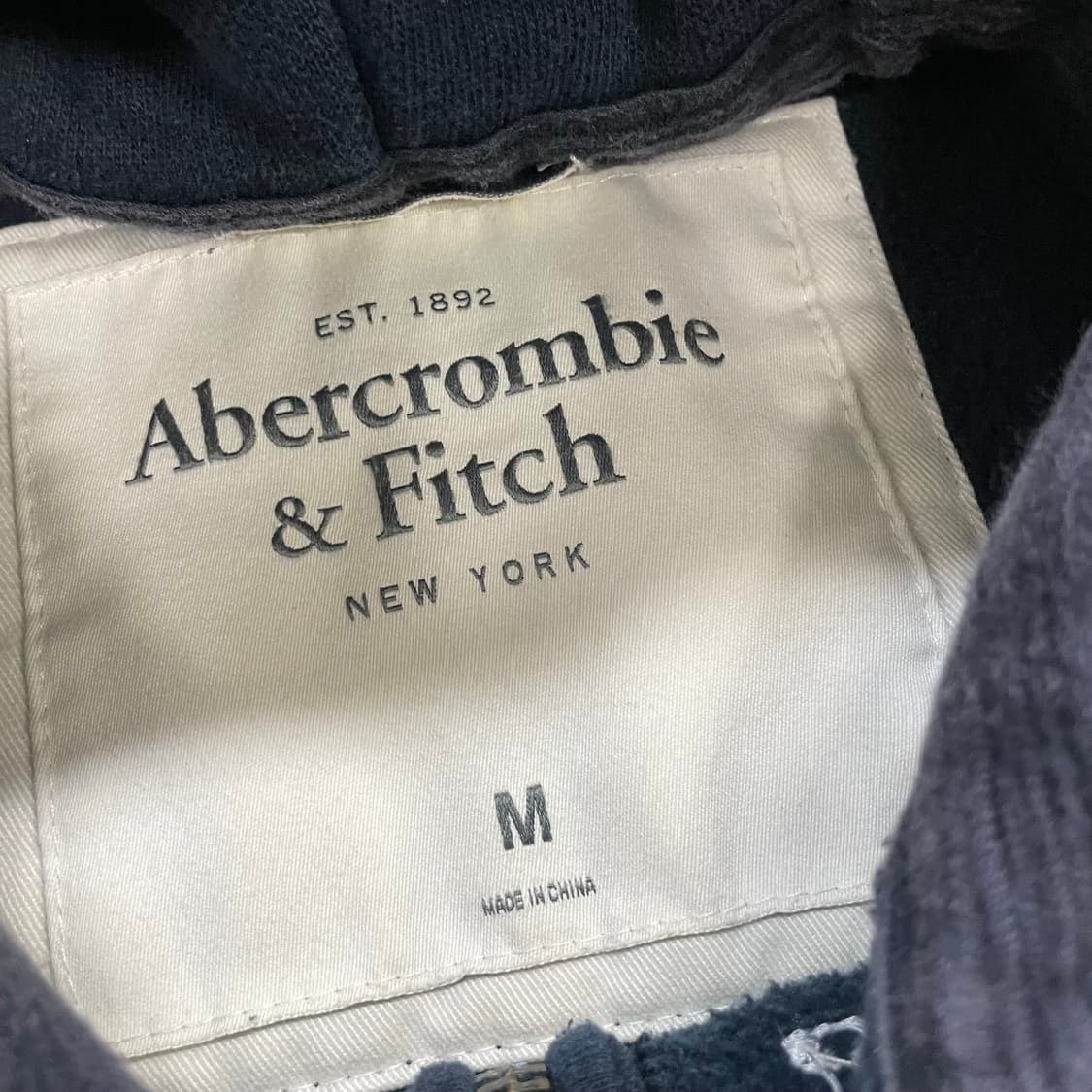 아베크롬비 아치 로고 후드집업 네이비 상품이미지4