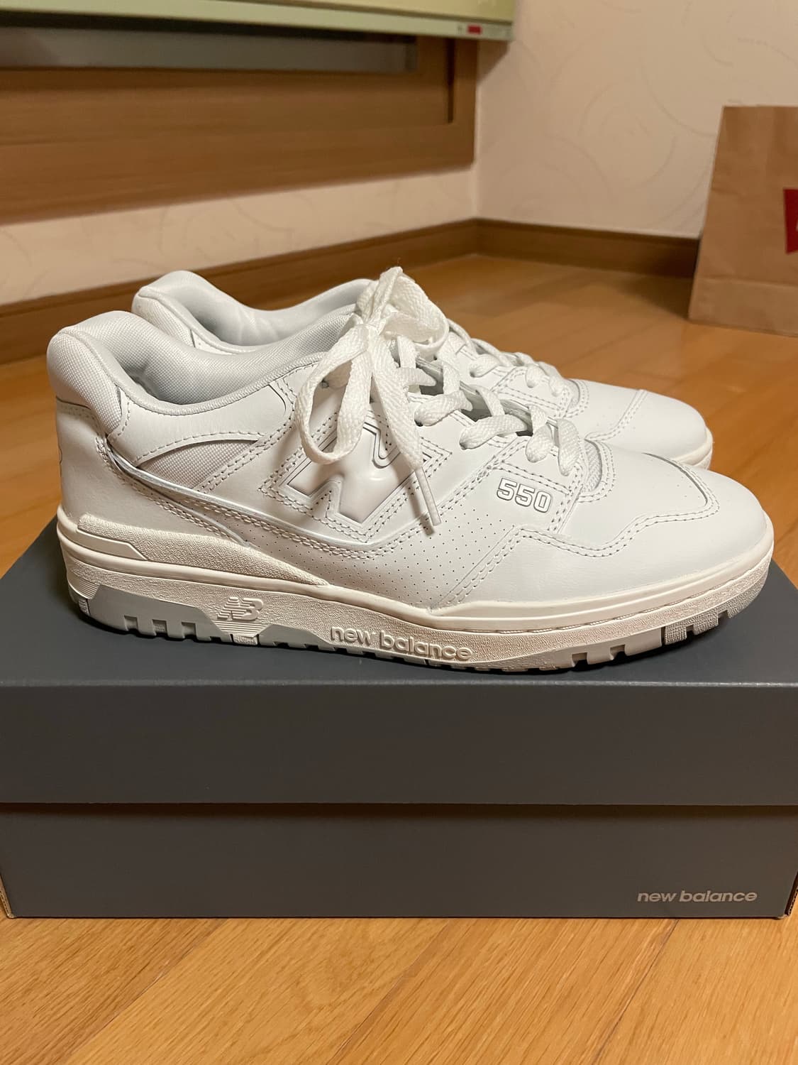 뉴발란스 550 화이트 2E 260 사이즈 상품이미지4
