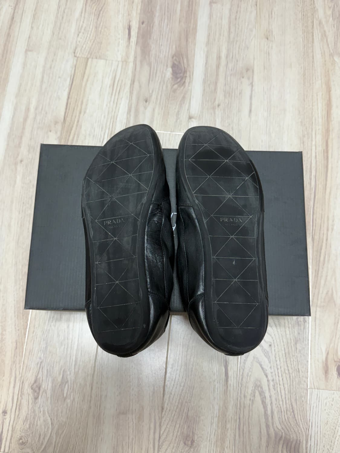 프라다 컬랩스 레더 블랙 UK9.5 상품이미지7