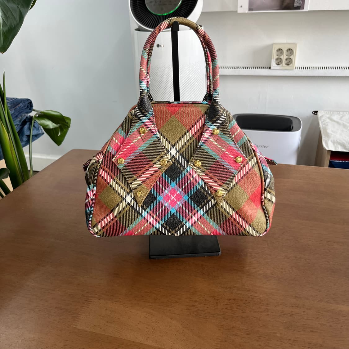 비비안웨스트우드 타탄체크 토트백 상품이미지1