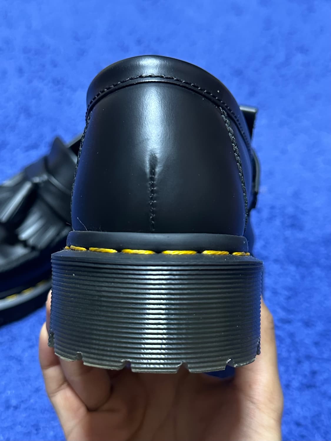 닥터마틴 아드리안 벡스 스무스 레더 테슬 로퍼 블랙 상품이미지4