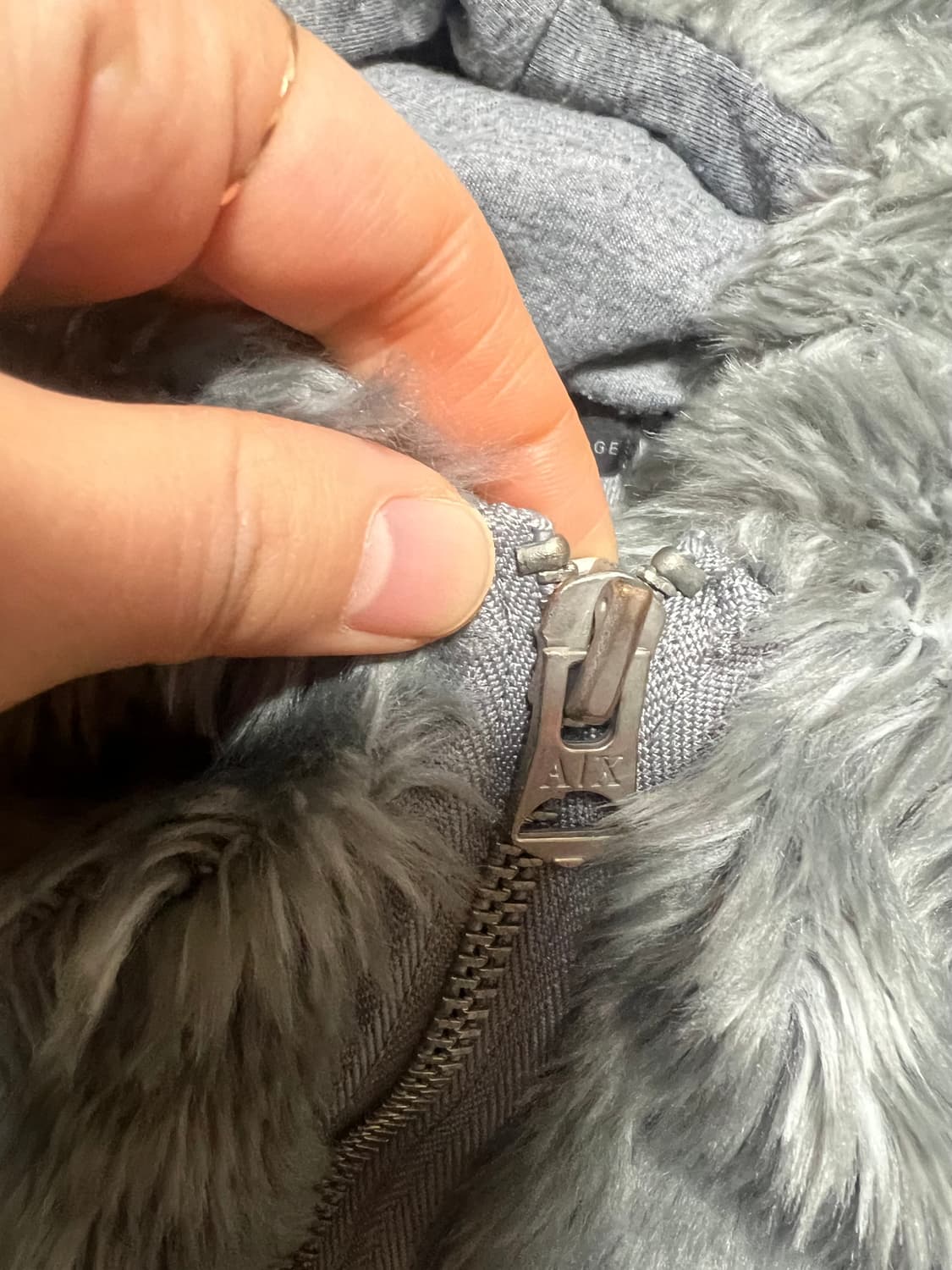 ARMANI EXCHANGE 아르마니 퍼 후드집업 y2k 상품이미지4