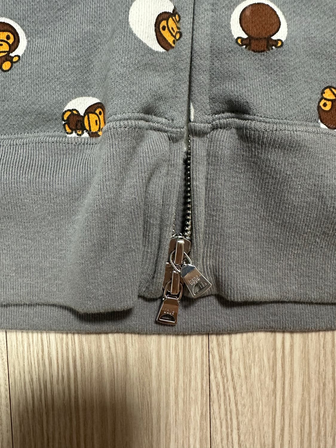 베이프 마일로 와글와글 후드집업 상품이미지5