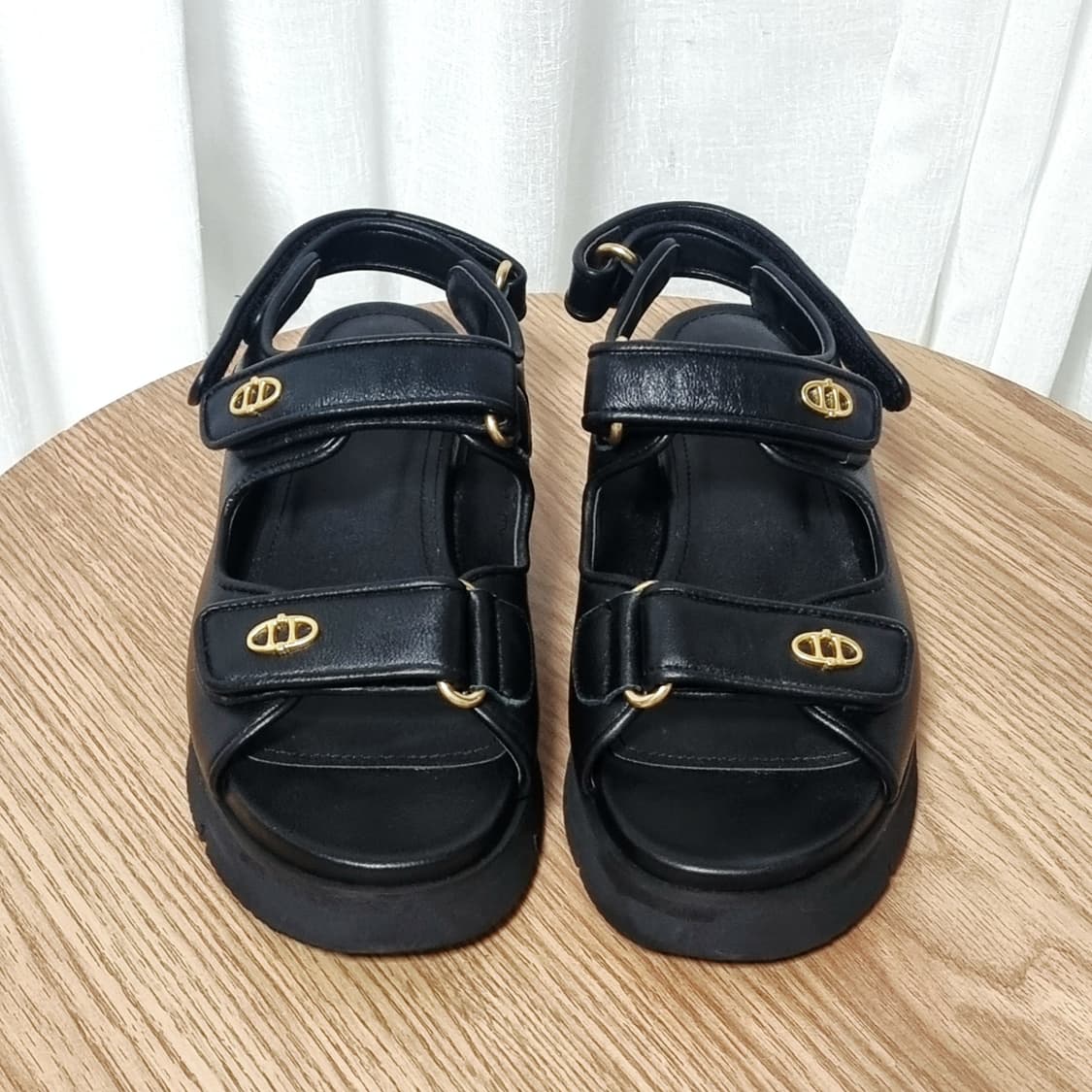 아떼 바네사브루노 로고장식 천연가죽 샌들 슬리퍼 (240mm) 상태좋음 상품이미지3