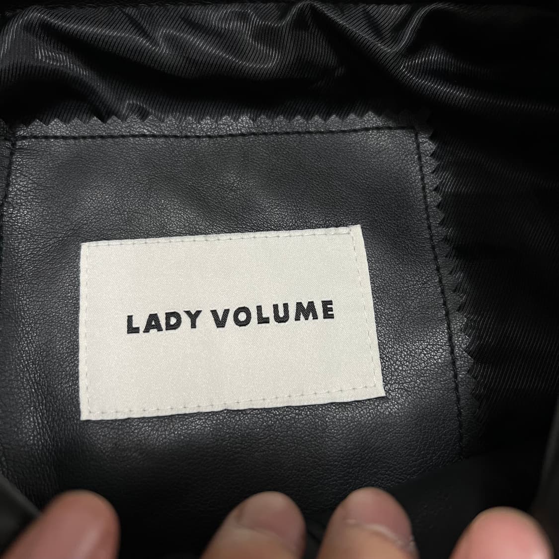 레이디볼륨 여성 봄버핏 비건 레더 라이더 가죽자켓 [블랙] FREE 상품이미지4