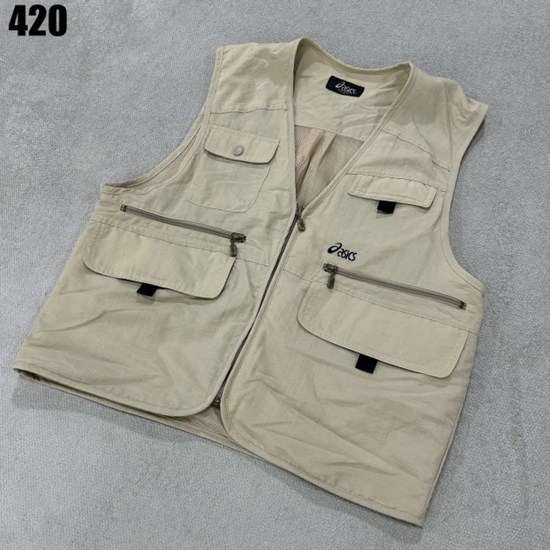 아식스 베이지색 남성 조끼  상품이미지1