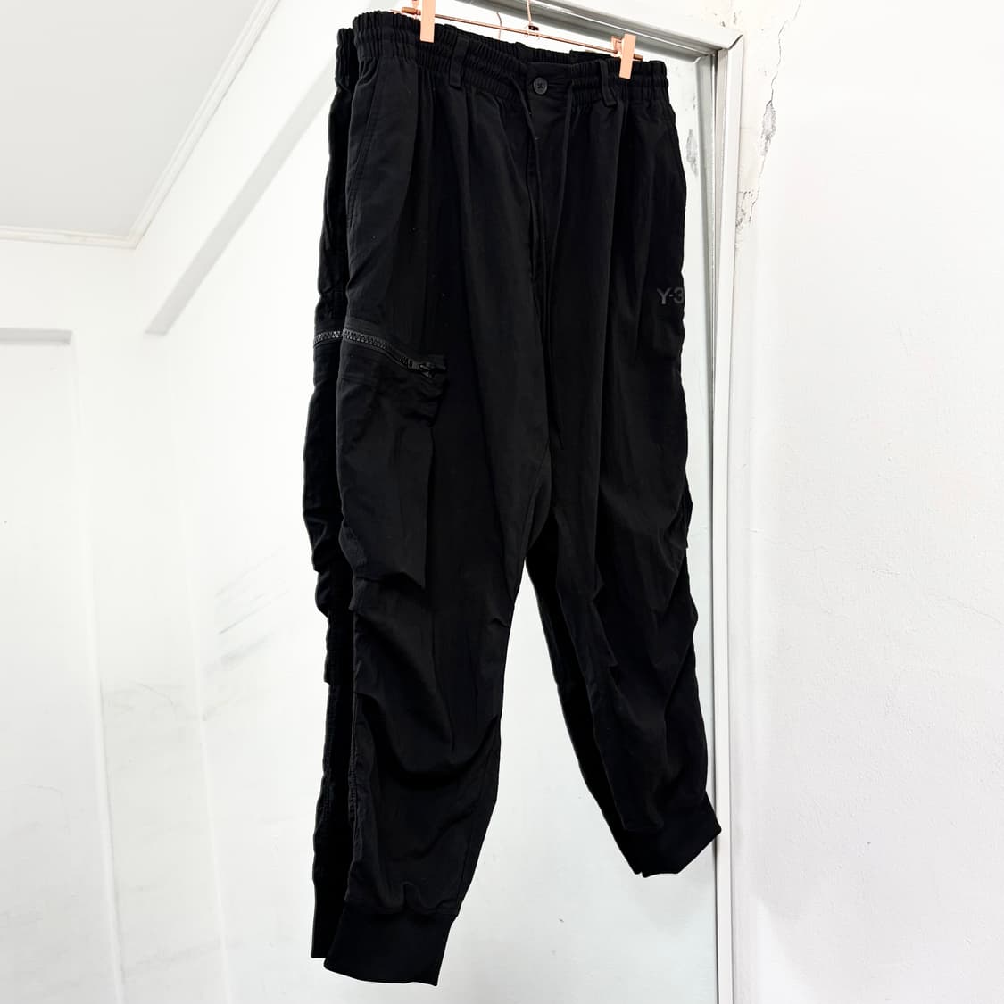 Y-3 요지 야마모토 언밸런스 포켓 나일론 팬츠 상품이미지4