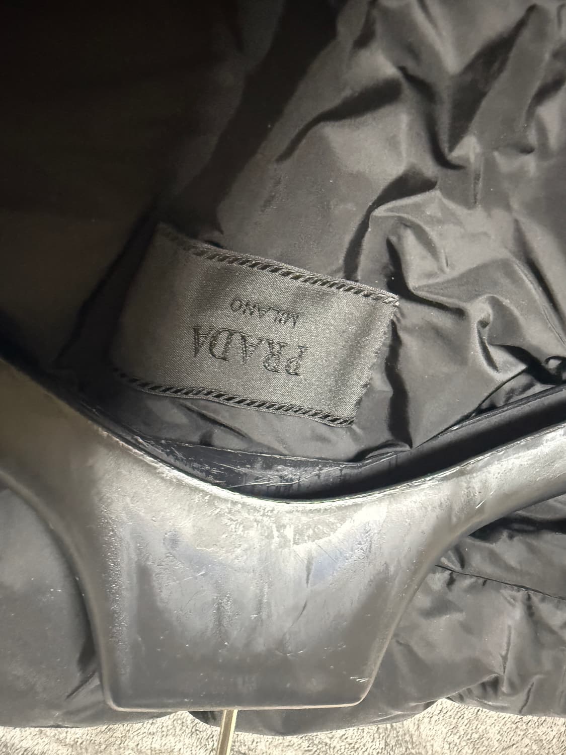 프라다패딩 체스트 로고 하이넥  상품이미지5