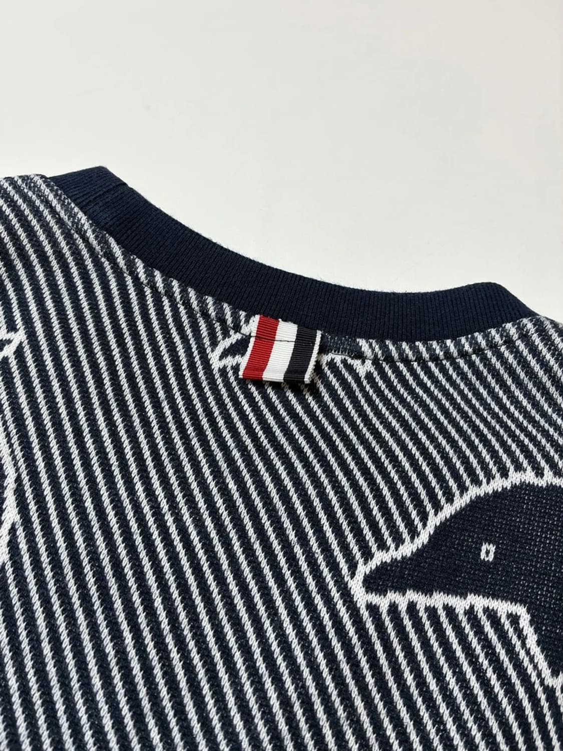 톰브라운 하프 드롭 돌핀 스웻 셔츠 PN8919 상품이미지7