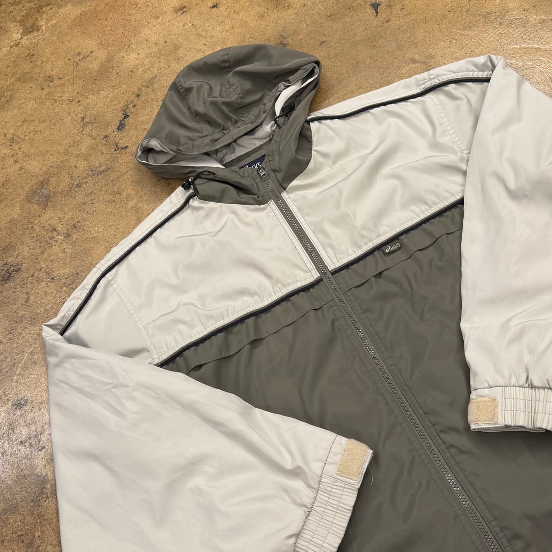 아식스 카키 점퍼 자켓 105 상품이미지1