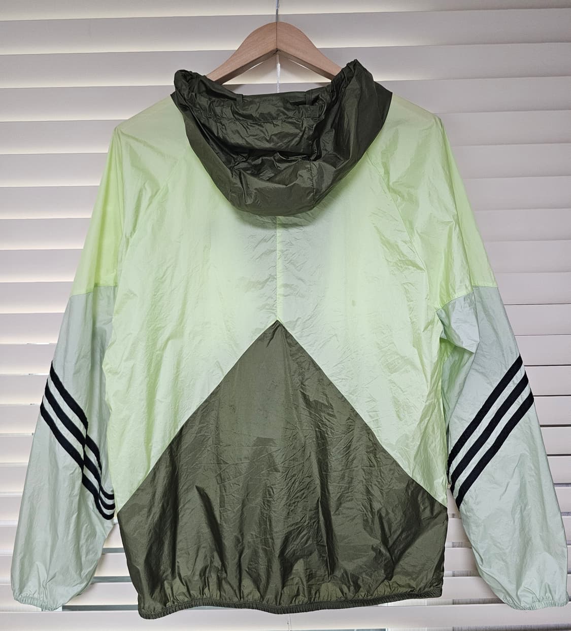 아디다스 BTS 윈드 레디 아노락 자켓 L 상품이미지3