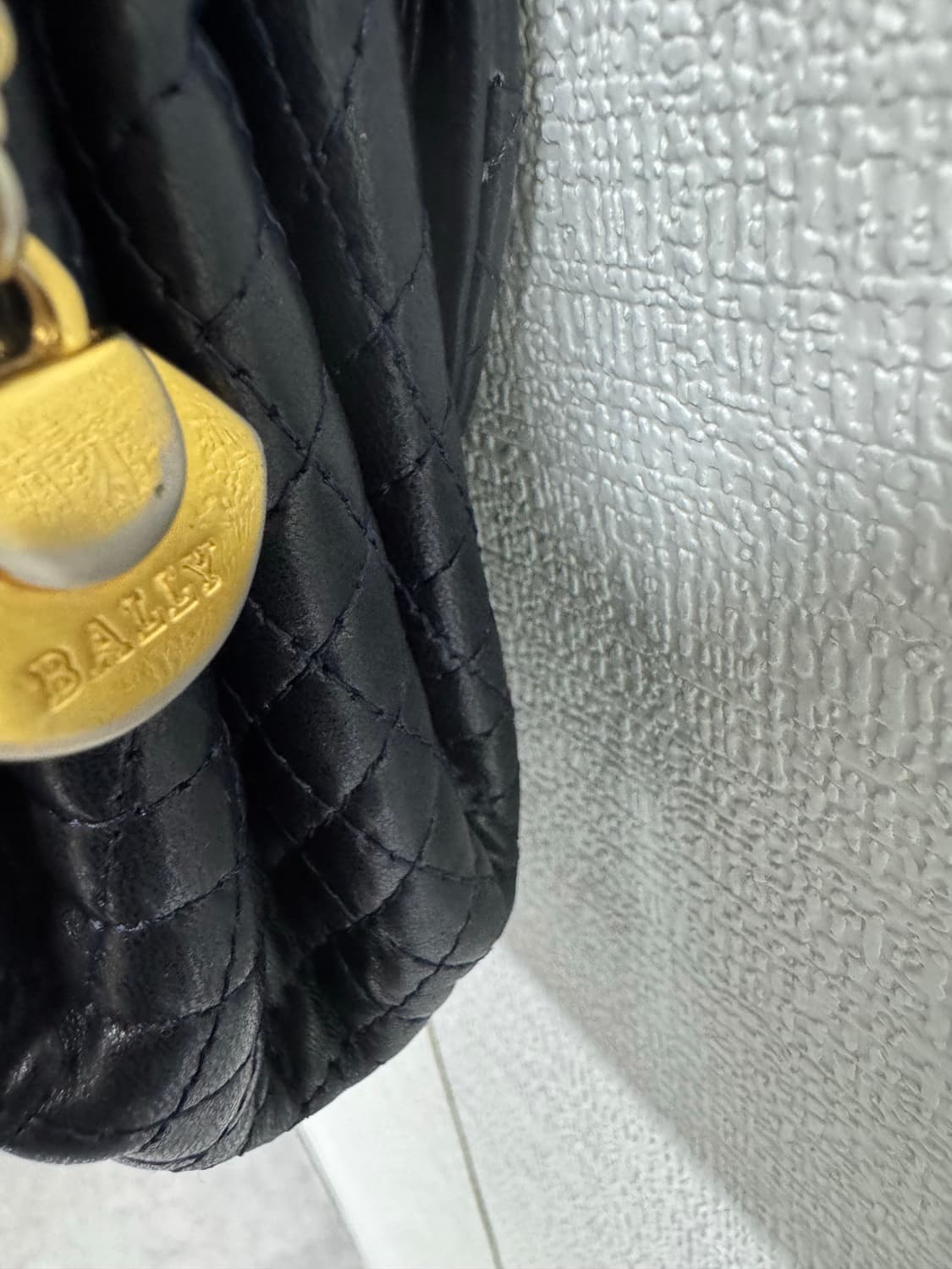 발리 퀄팅 체인 크로스백 상품이미지5