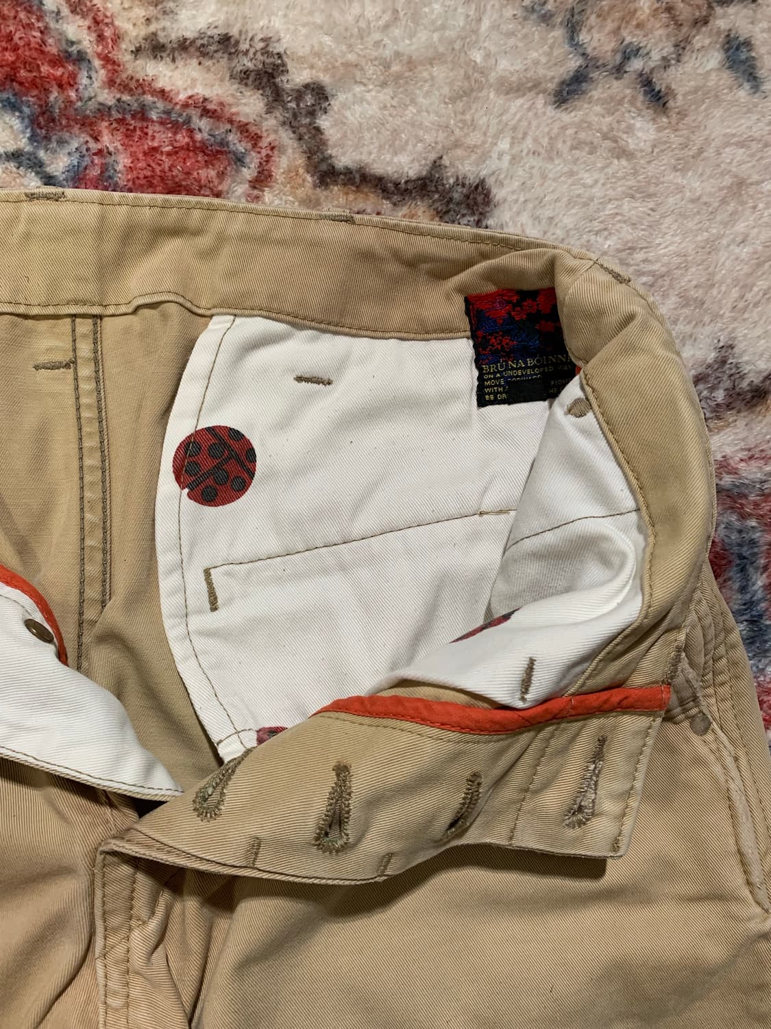 브루나보인 패치워크 자수 치노팬츠 상품이미지3