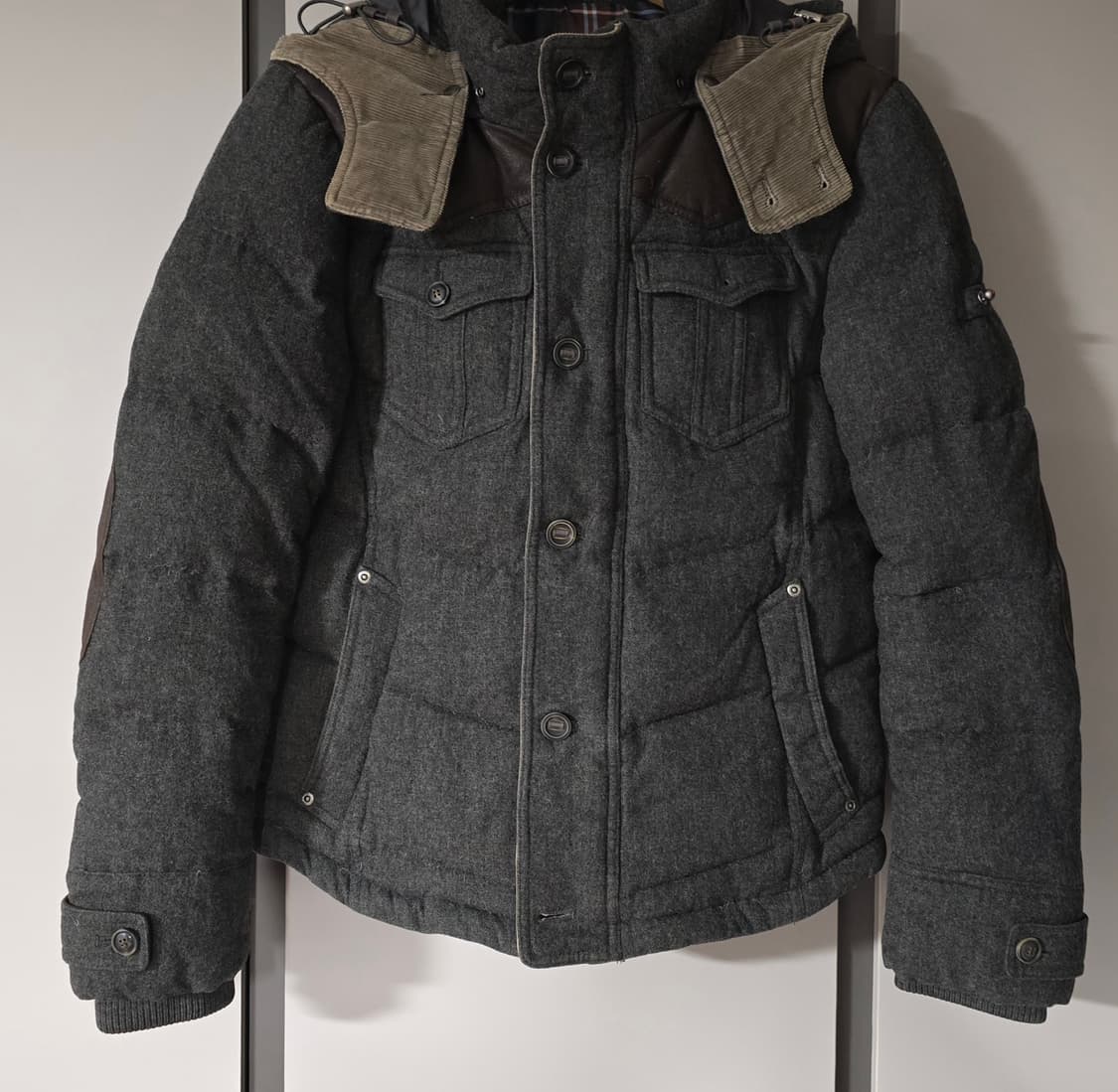 series; 코오롱 시리즈 모직 덕다운패딩.
싸이즈 95 .  남자
 상품이미지1