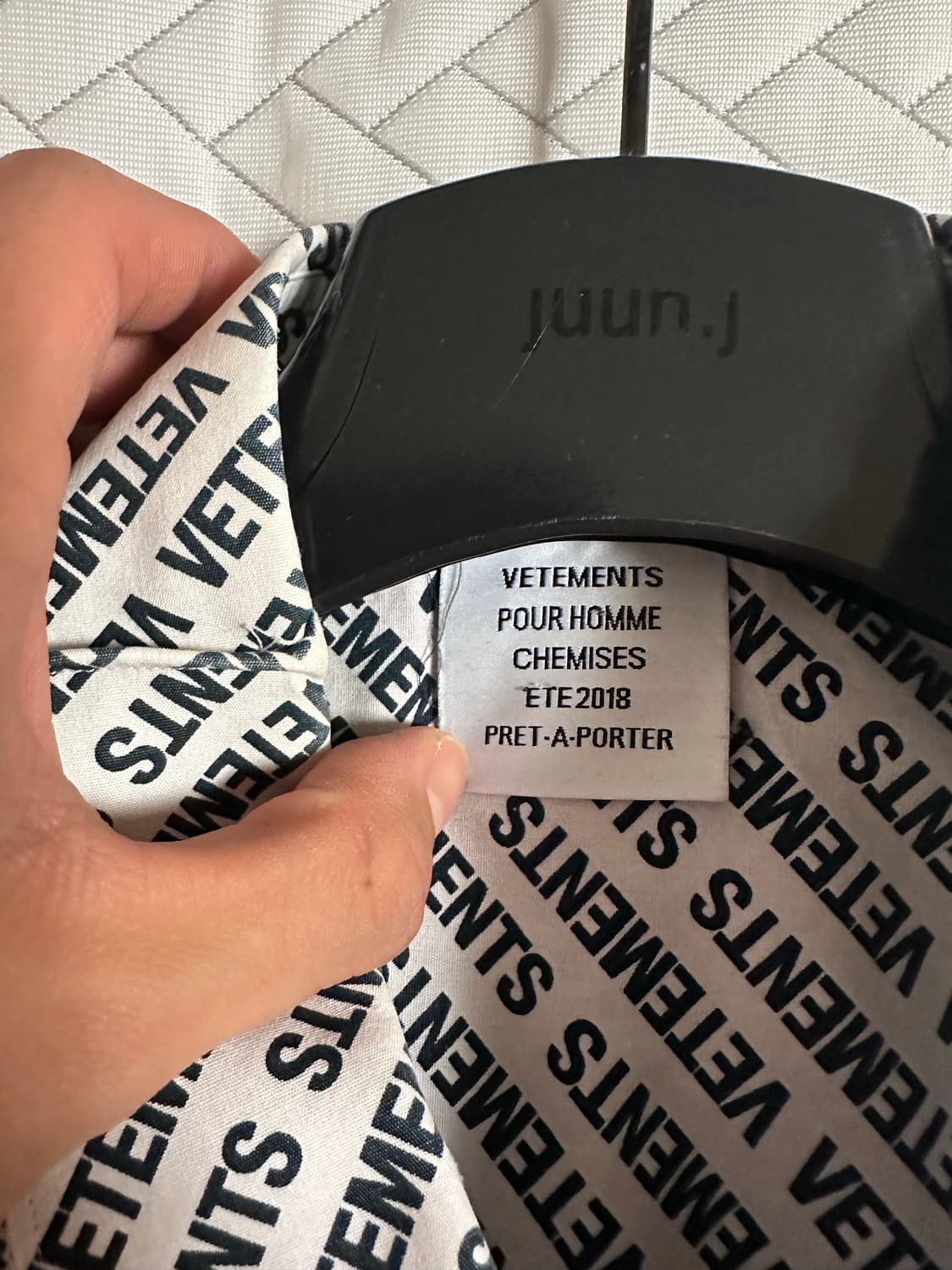 [M] 베트멍 트위스트 셔츠 올오버 로고 상품이미지2