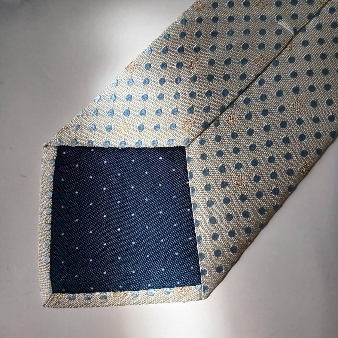 지방시 실크 크림화이트 도트 패턴 넥타이 8.8cm B등급 E795
 상품이미지7