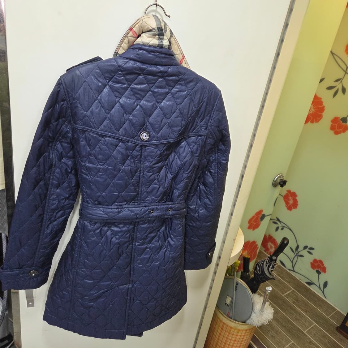 버버리 퀼팅 하프 코트 상품이미지4