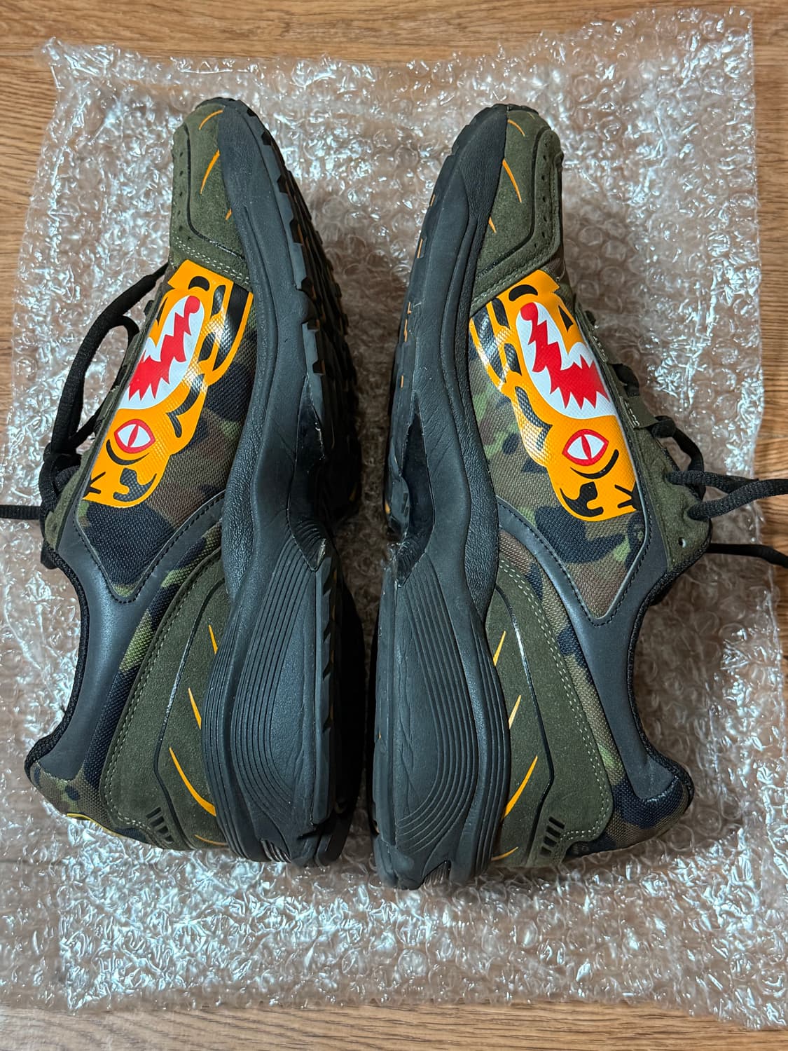 아식스 x 베이프 젤 1090 타이거 카모 상품이미지6