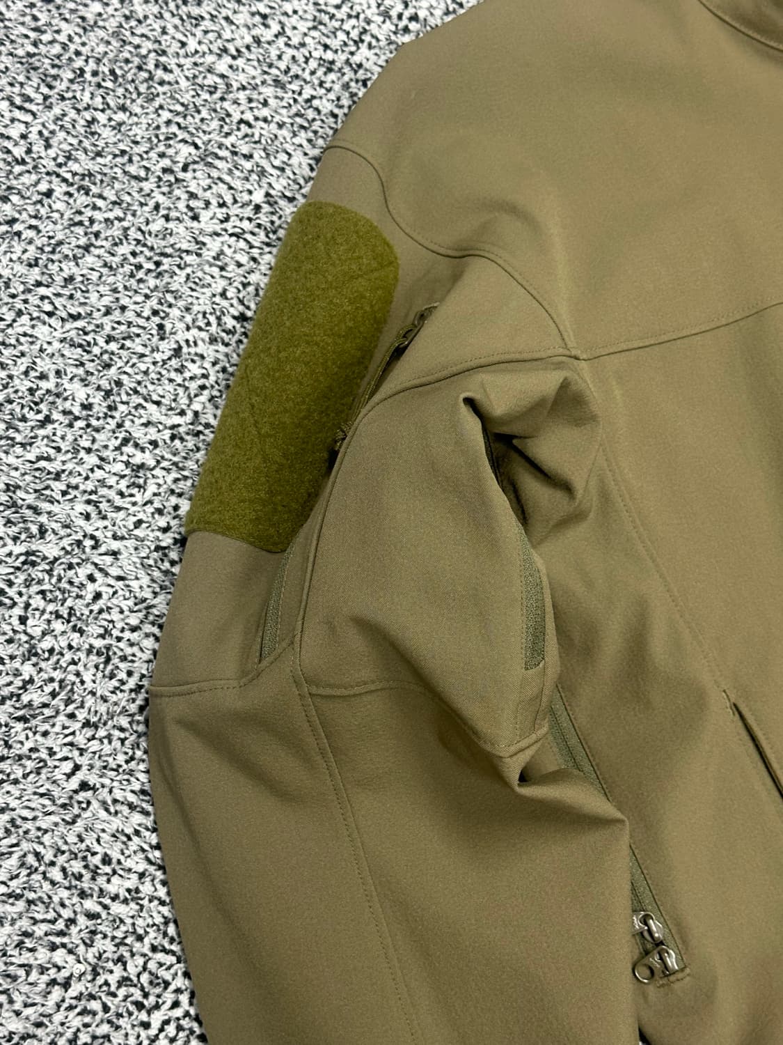 [ 아크테릭스 ] / 남성95-100 / 리프 브라운 자켓 상품이미지3