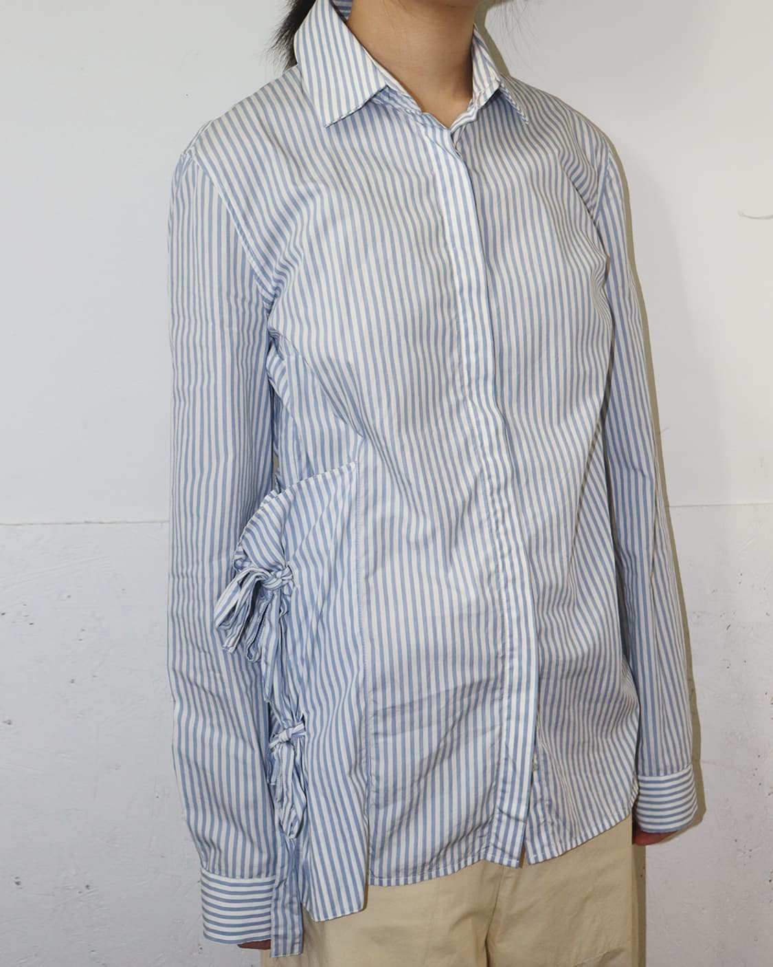 JW 앤더슨 리본 디테일 스트라이프 셔츠 상품이미지3