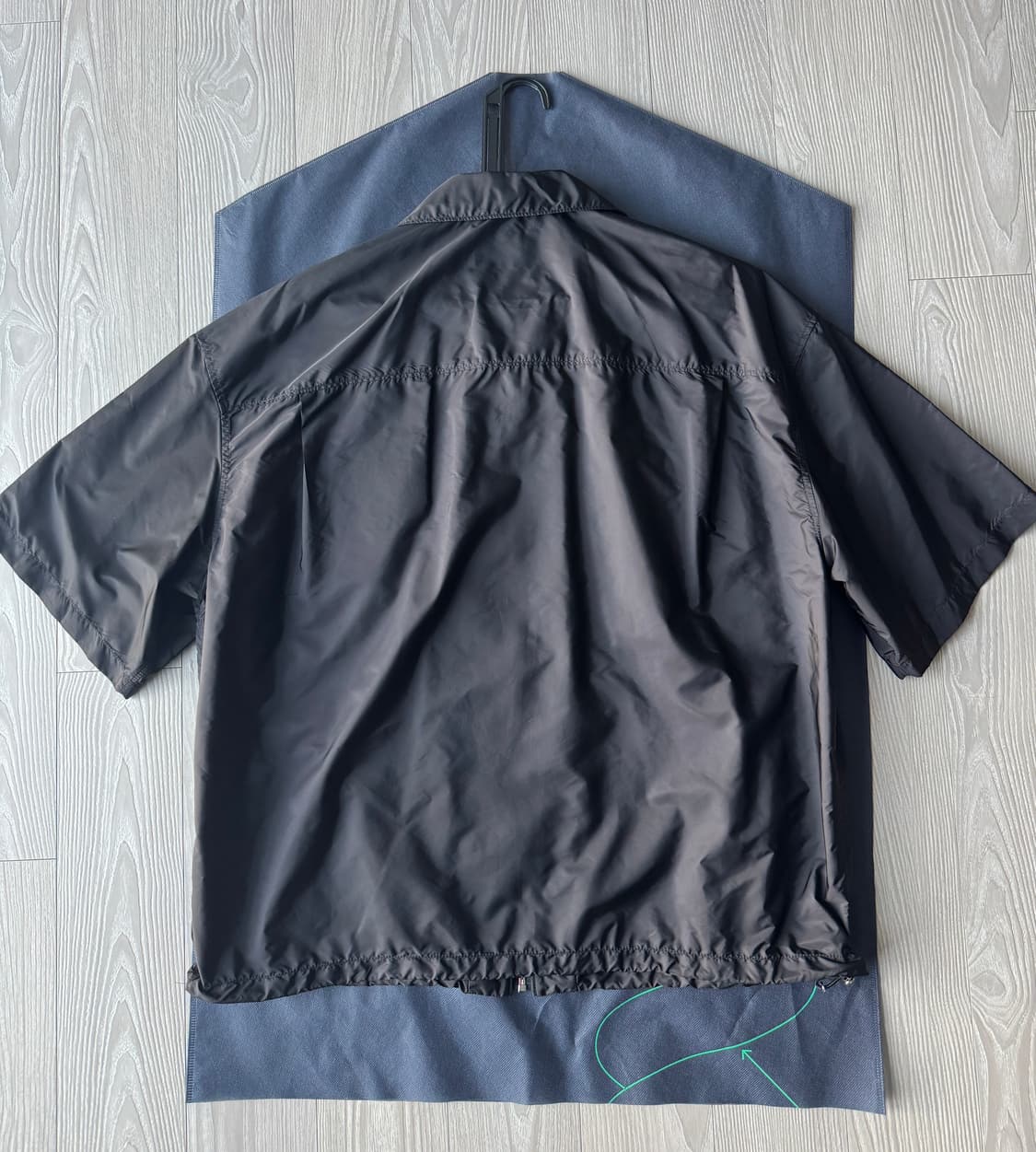 프라다 / 리나일론 반팔 셔츠 자켓 / L 상품이미지8
