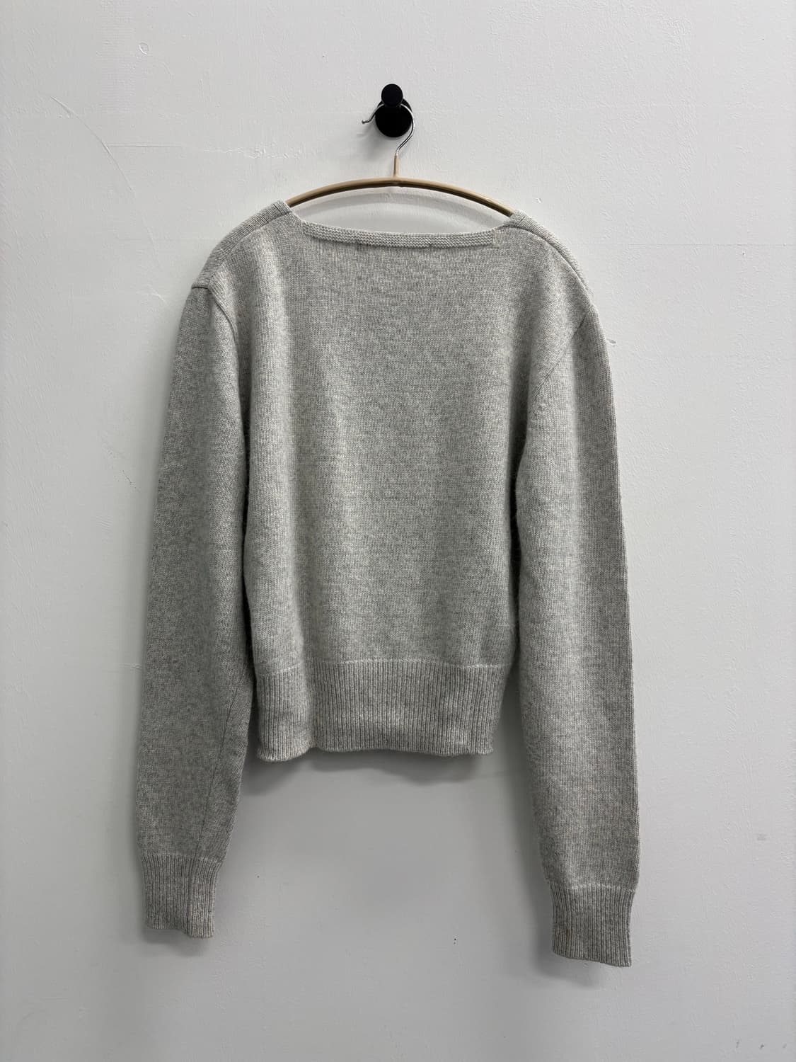 BOHEMSEO 브이넥 앙고라 블렌드 니트 상품이미지4