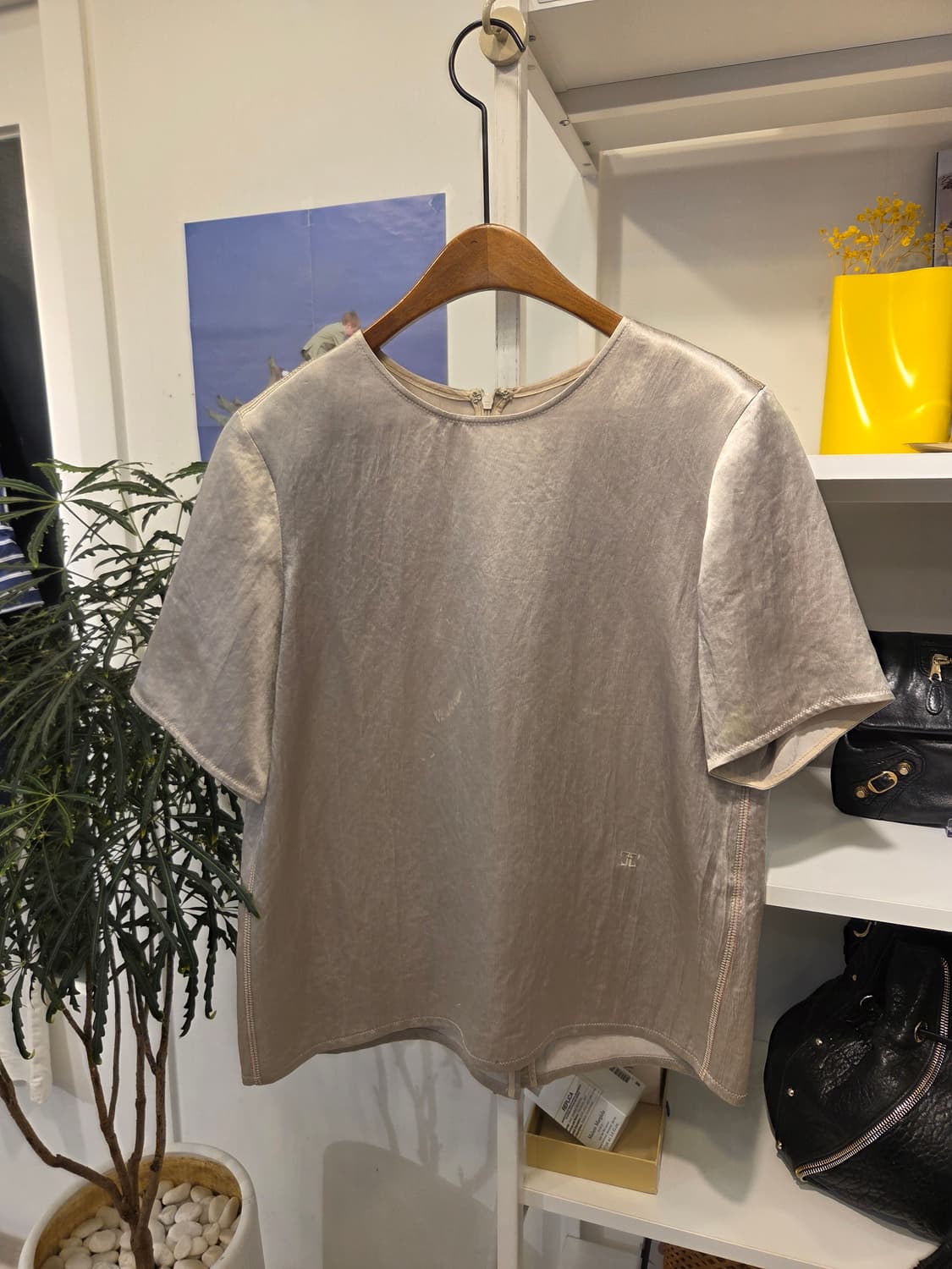 TIME 타임 글로시 새틴 블라우스  티셔츠 상품이미지1