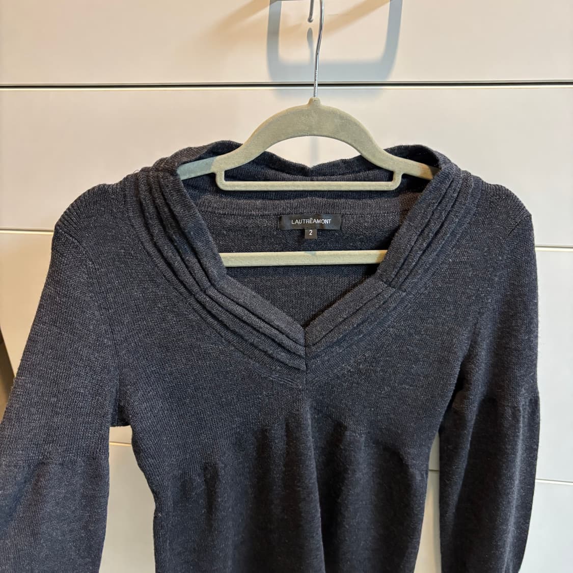 LAUTREAMONT 양모 100% 그레이 브이넥니트 상품이미지3
