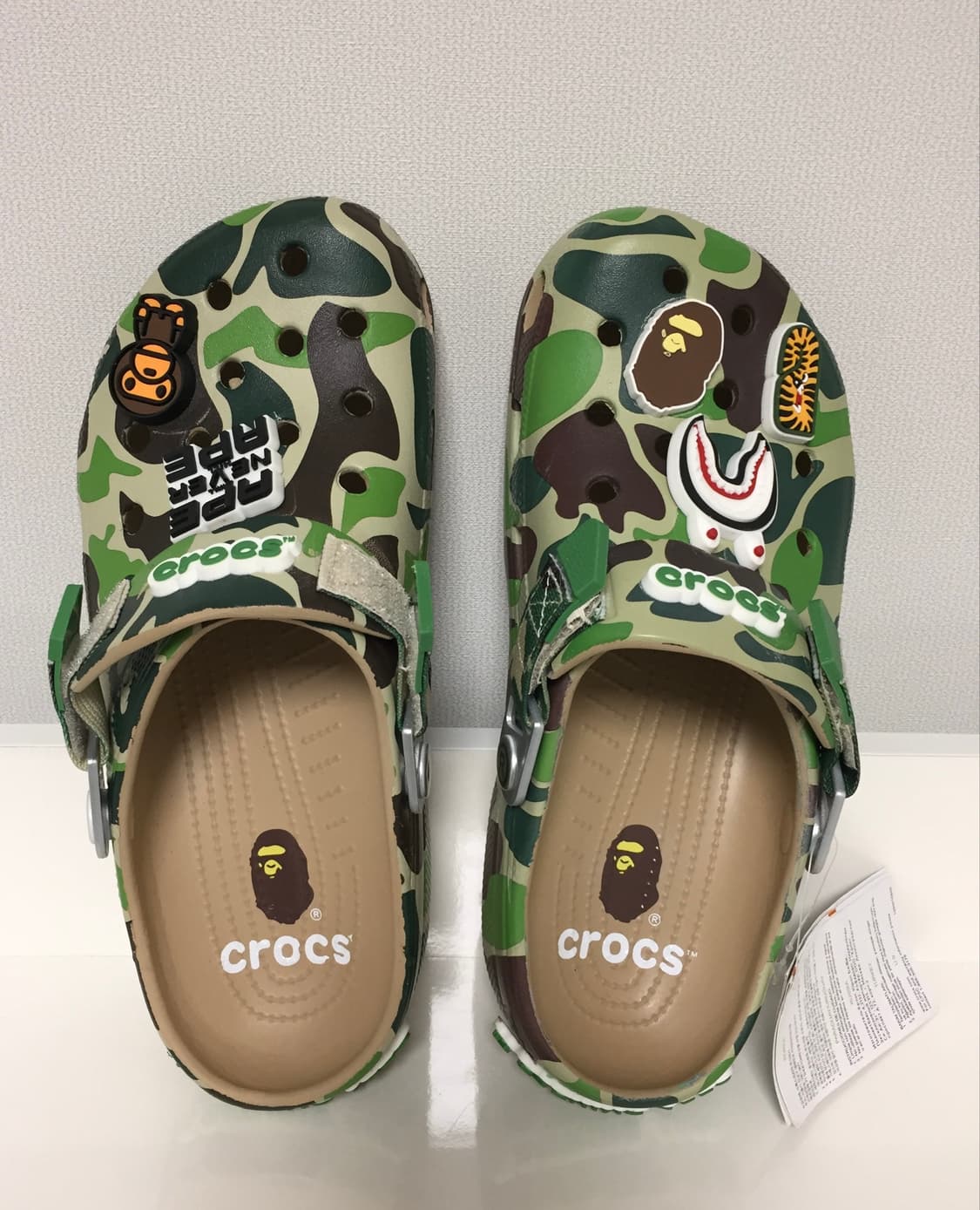 BAPE × CROCS 클로그 240 상품이미지1