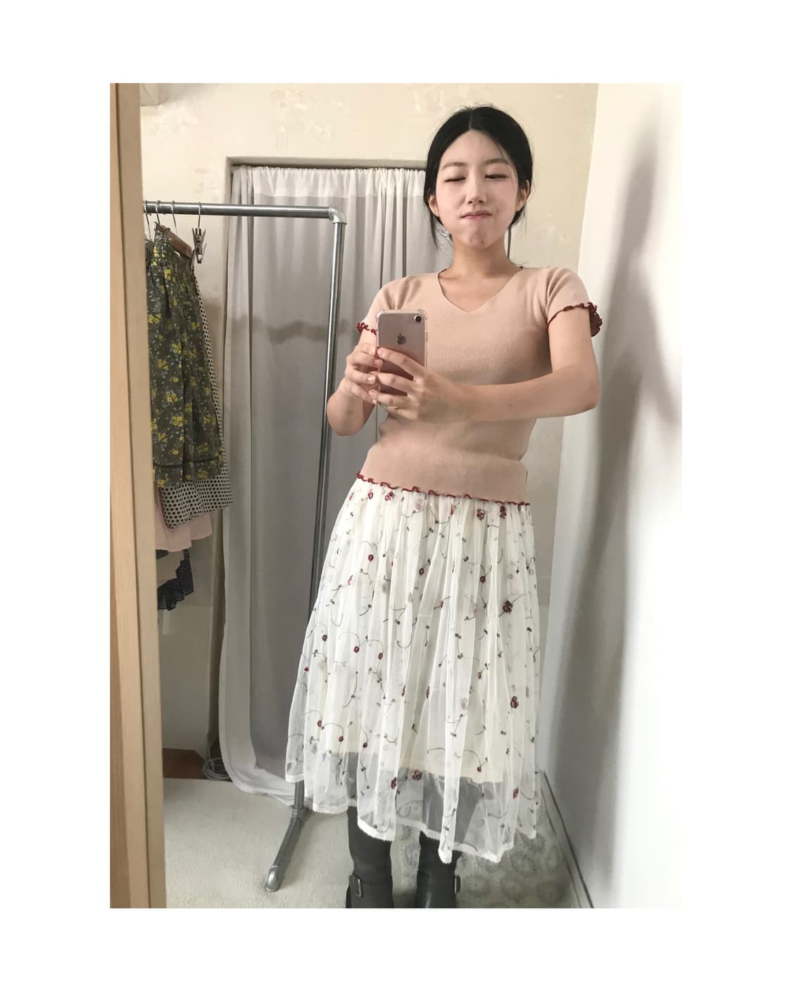 vintage ruffle apricot vneck T 상품이미지1