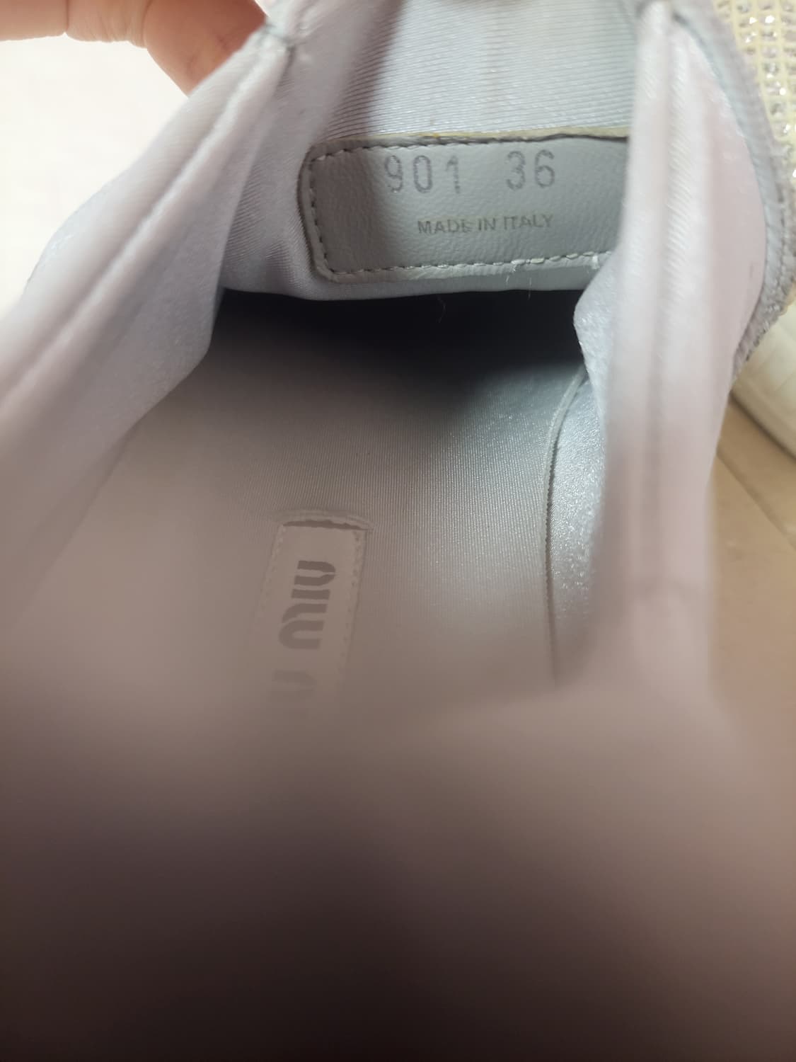 정품)급처상태좋음!미우미우 쥬얼 크리스탈 실버 슬립온 스니커즈 공주운동화 상품이미지5