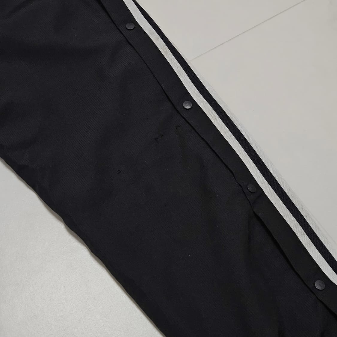 L 아디다스 사이드버튼 나일론 조거 트랙팬츠 상품이미지5