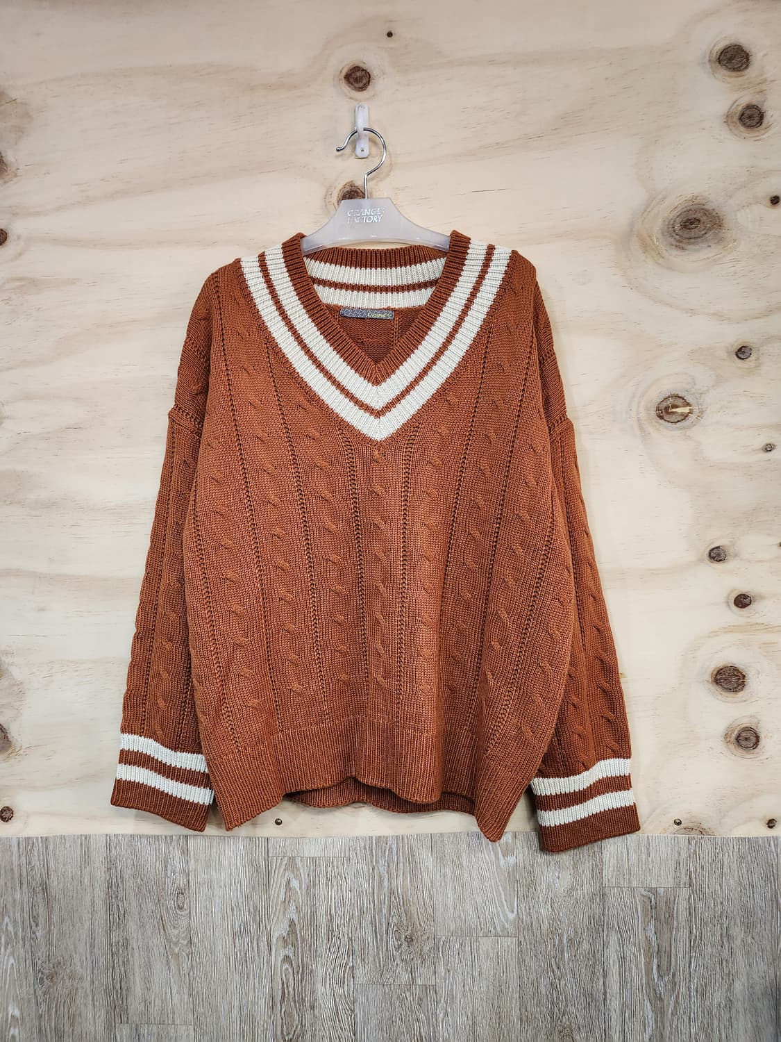 657) 티뷰 t.view 브이넥 케이블 니트 상품이미지1