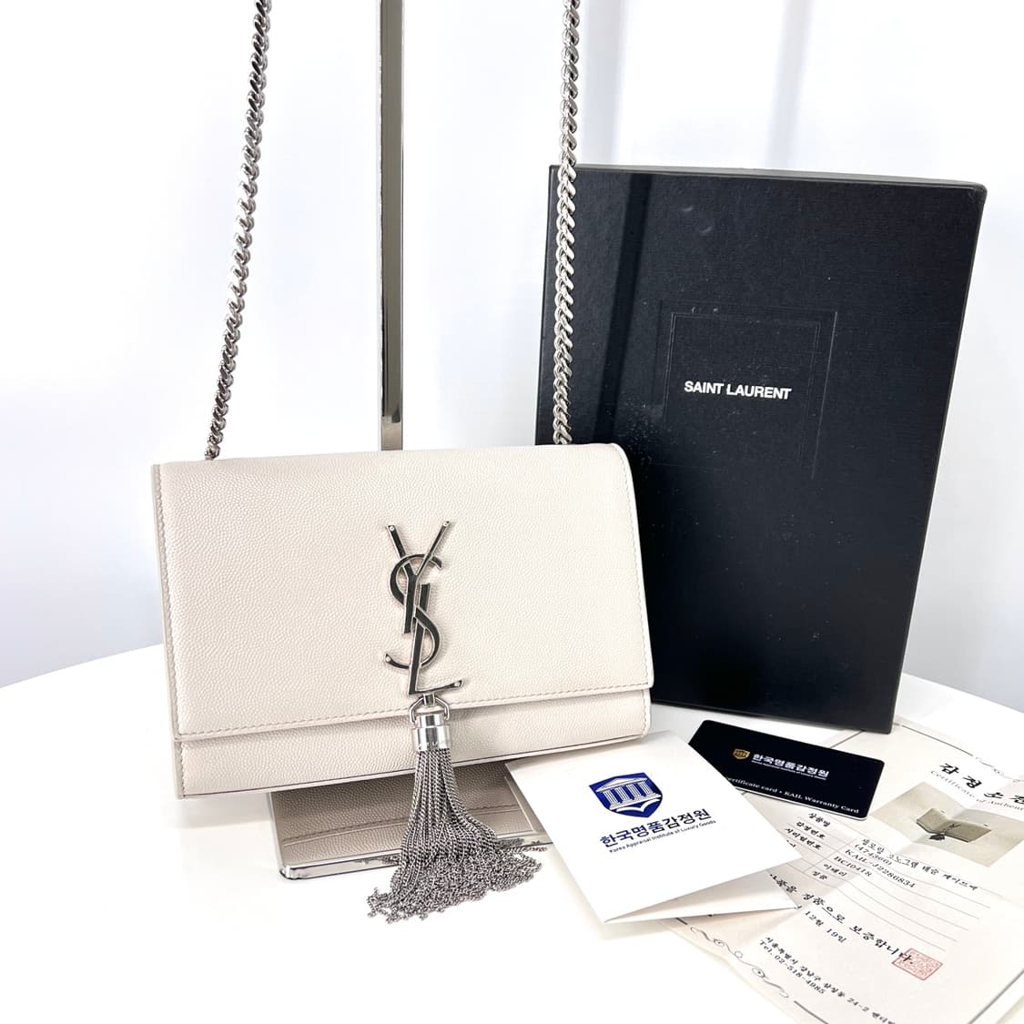 [감정완료] 생로랑 태슬 케이트 체인 숄더백 화이트 (474366) 상품이미지3