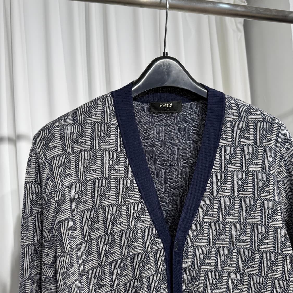 [정품] 펜디 FF 모티브 모노그램 가디건 52사이즈 상품이미지2