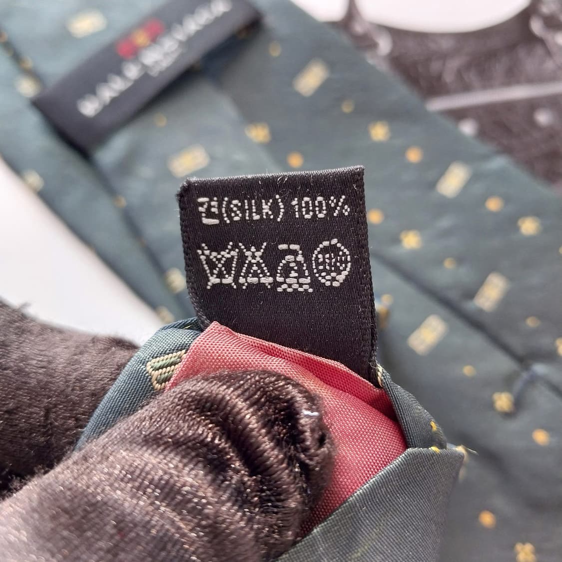 발렌시아가 실크 전체 로고 자수 넥타이 9.2cm B등급 K1937
 상품이미지10