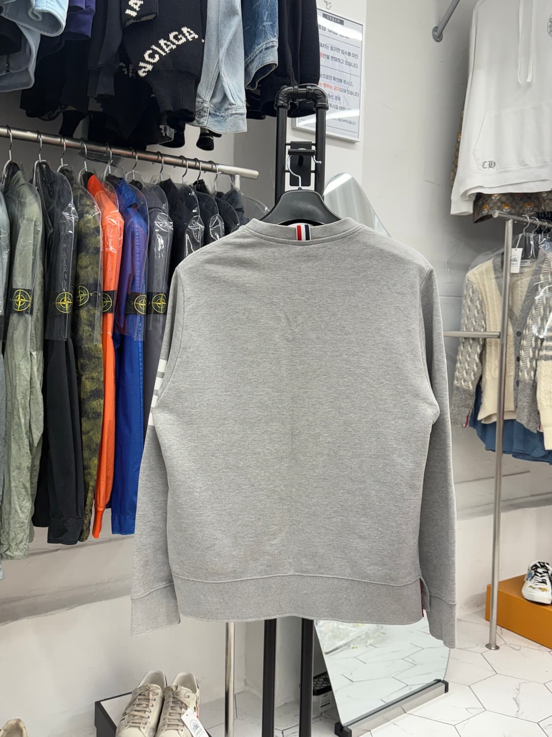 [5] 톰브라운 사선완장 맨투맨 상품이미지2