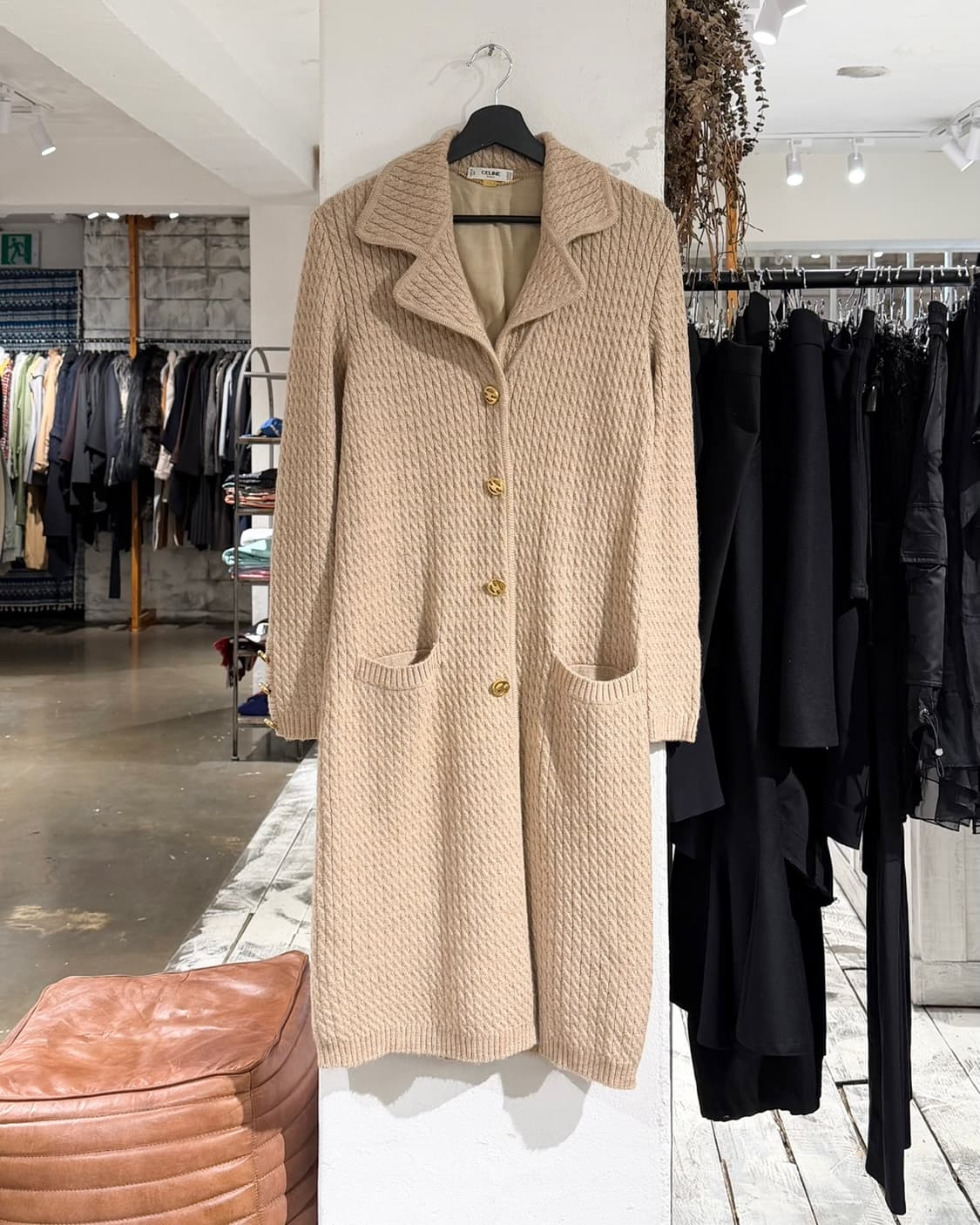 셀린느 베이지 금장 버튼 카라 롱 니트 가디건 상품이미지1