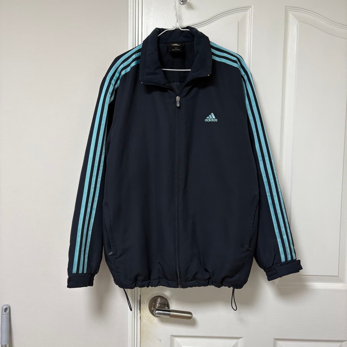 초희귀) 아디다스 블랙/하늘 조합 삼선 바람막이 점퍼 상품이미지2