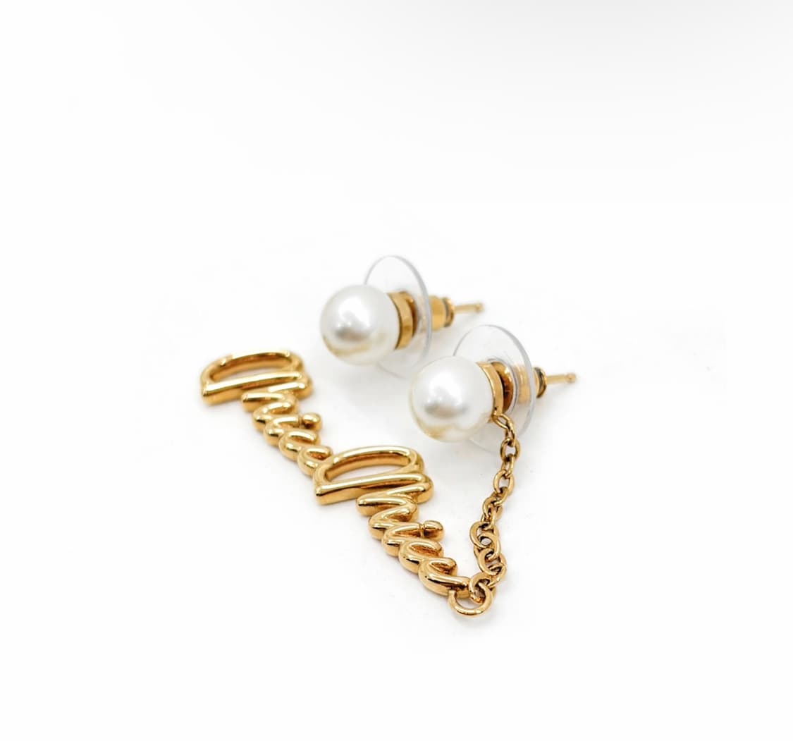 [OS] 미우미우 여성 펄 진주 레터링 로고 체인 피어싱 이어링 귀걸이 상품이미지2