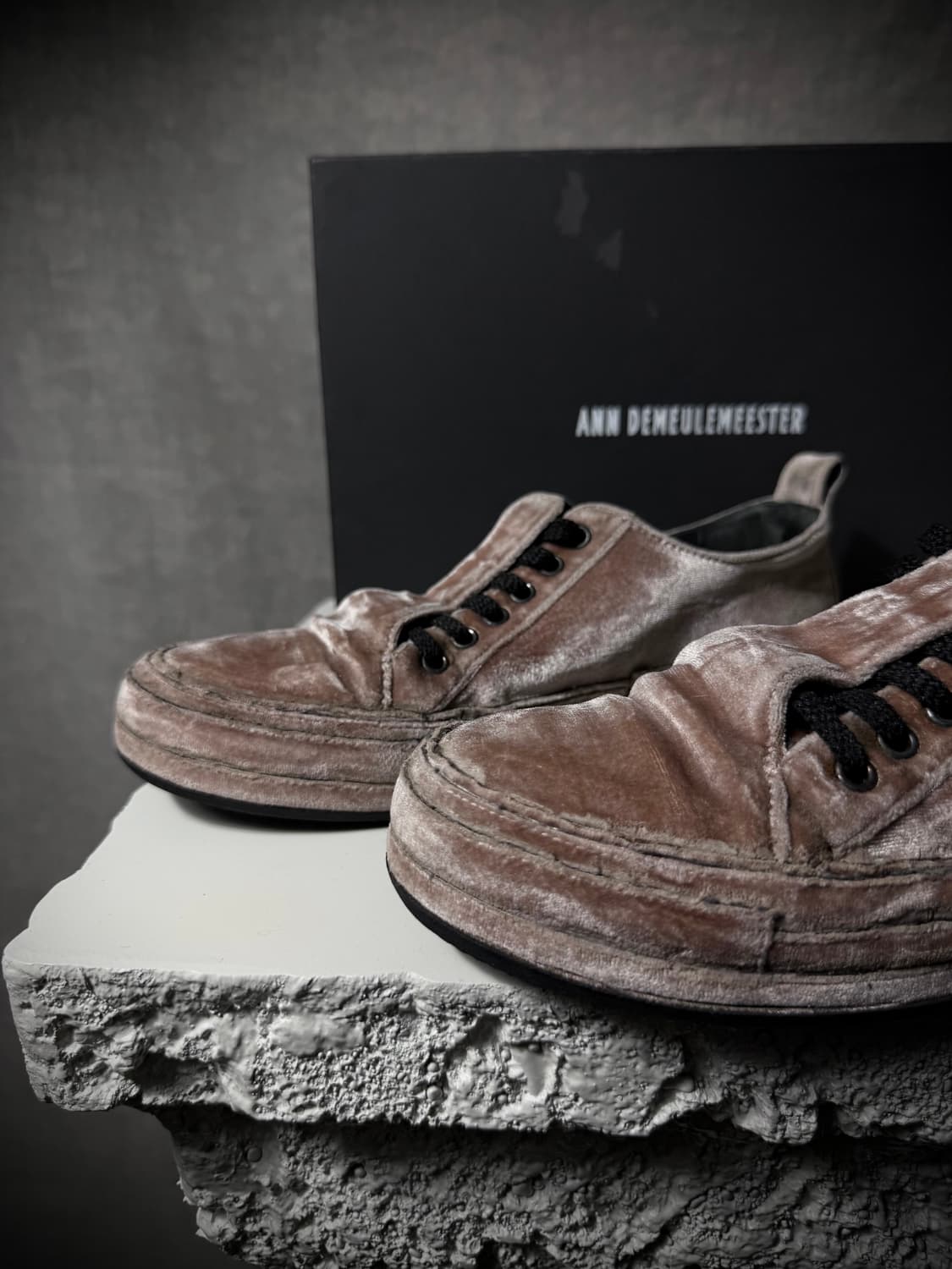 Ann Demeulemeester Velvet  Sneakers  상품이미지2