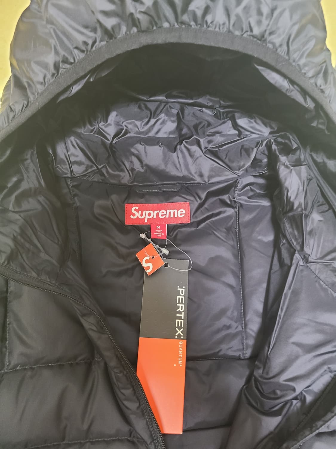 슈프림 마이크로 다운 하프 집 후드 풀오버 블랙 25FW 상품이미지3