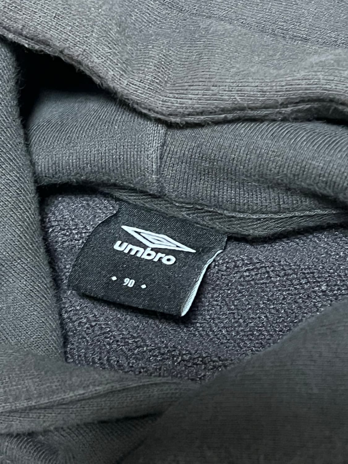 엄브로 빅로고 후드티 상품이미지2