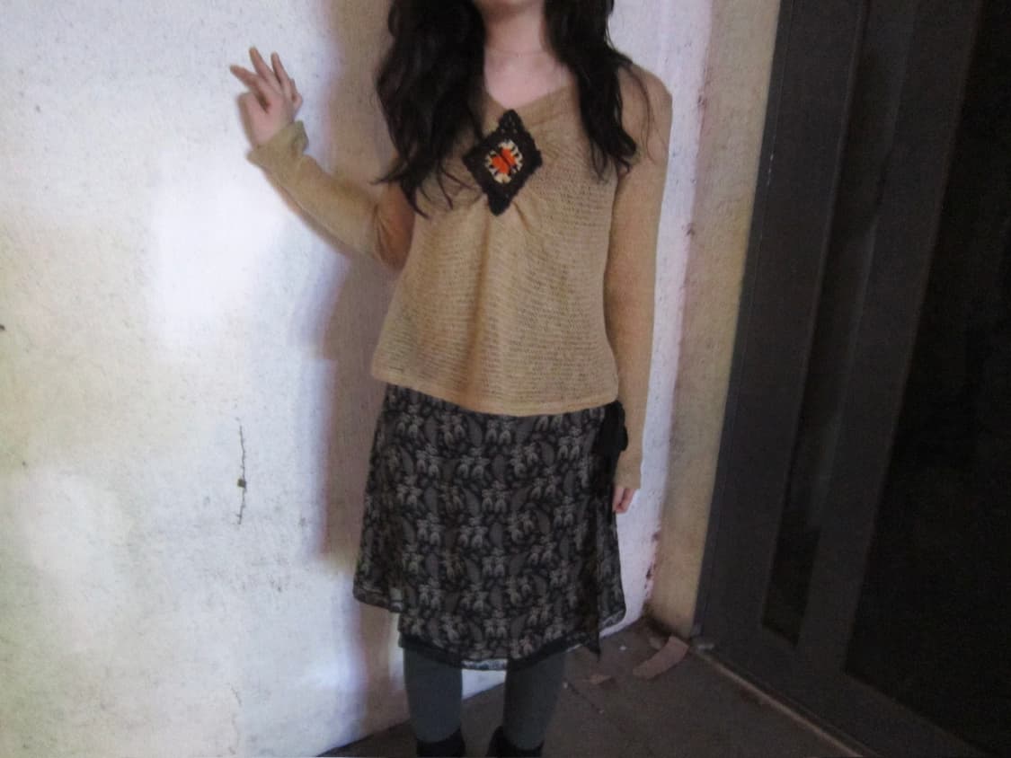 빈티지 브이넥 니트 크로셰 짜임 디테일 베이지 상품이미지2