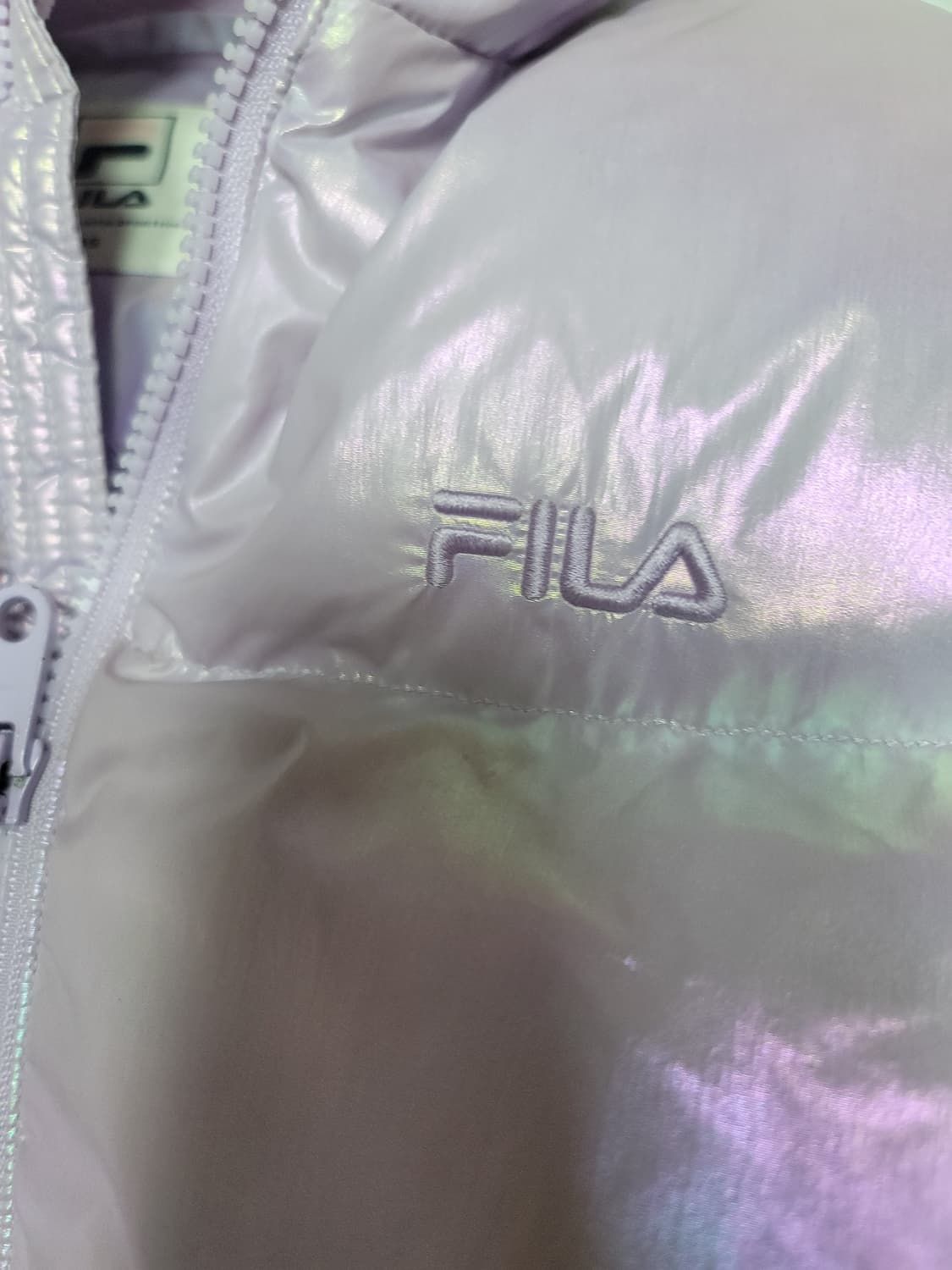 휠라 구스다운 패딩 키즈 145사이즈 상태굿

 상품이미지3