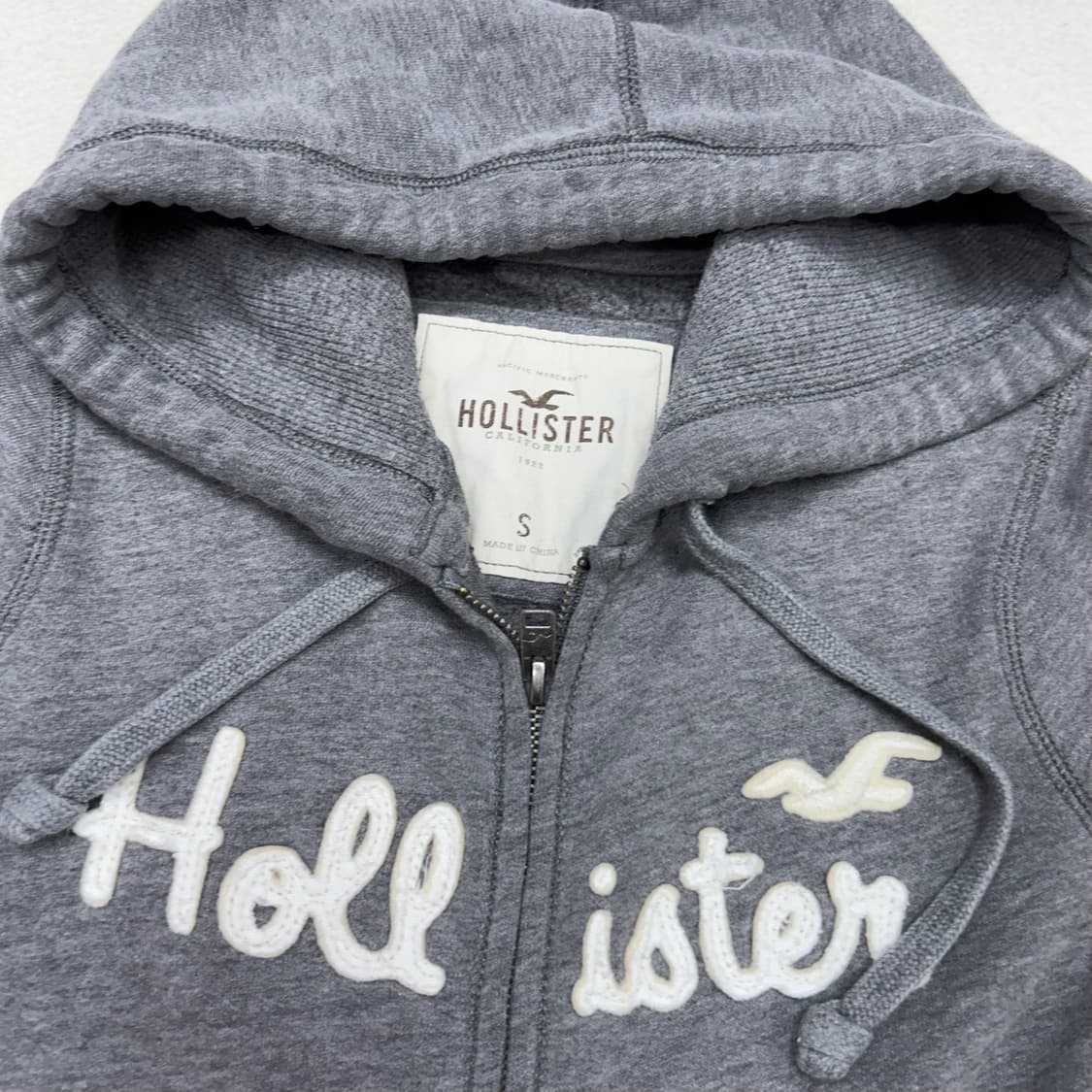 Hollister gray hood zip-up 상품이미지6