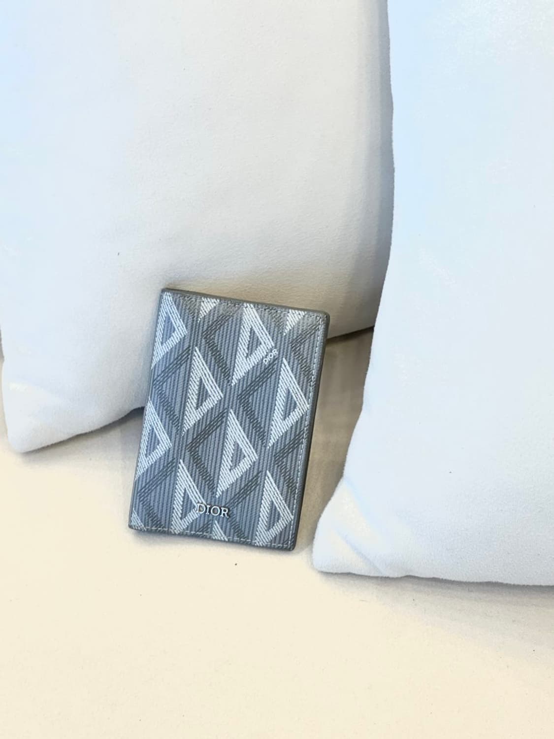 디올 그레이 CD 다이아몬드 카드지갑 (정품) 상품이미지1
