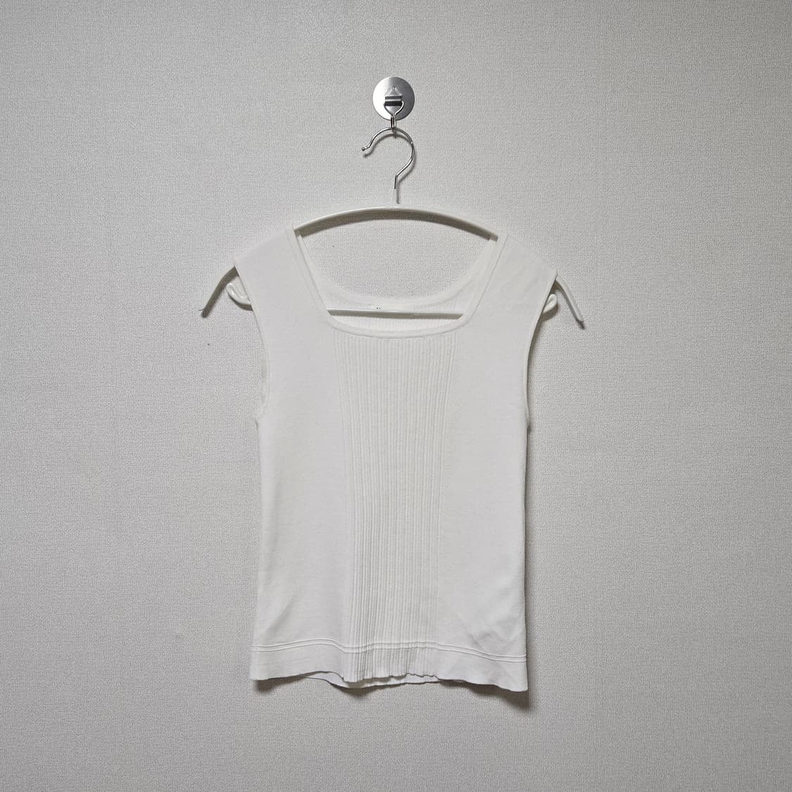 잇미샤 2021 슬리브리스 탑 상품이미지3