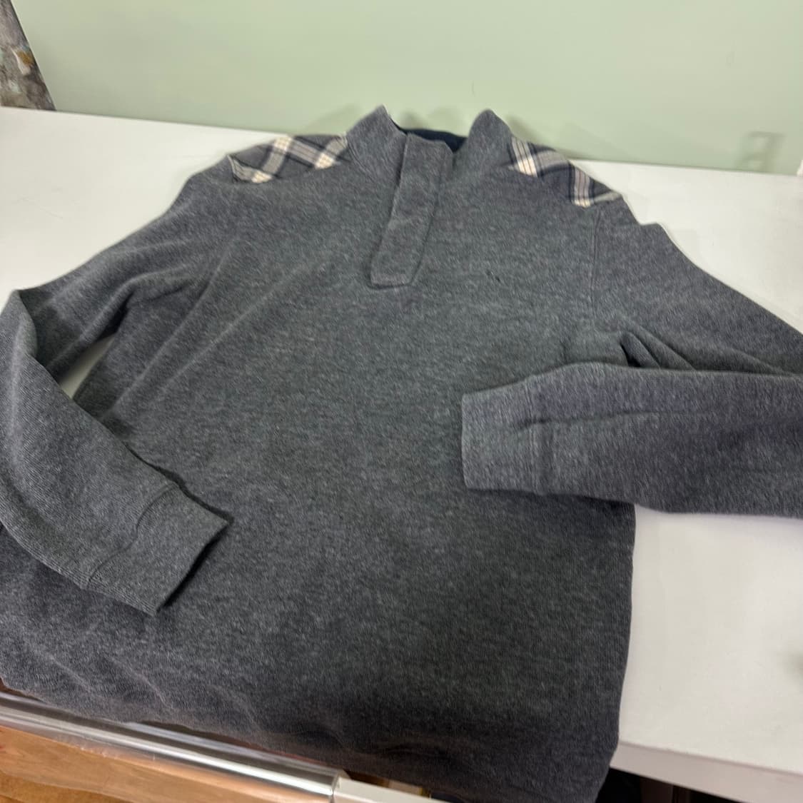 M 95-100 헤지스 그레이 기본로고 어깨체크 헨리넥맨투맨 상품이미지3