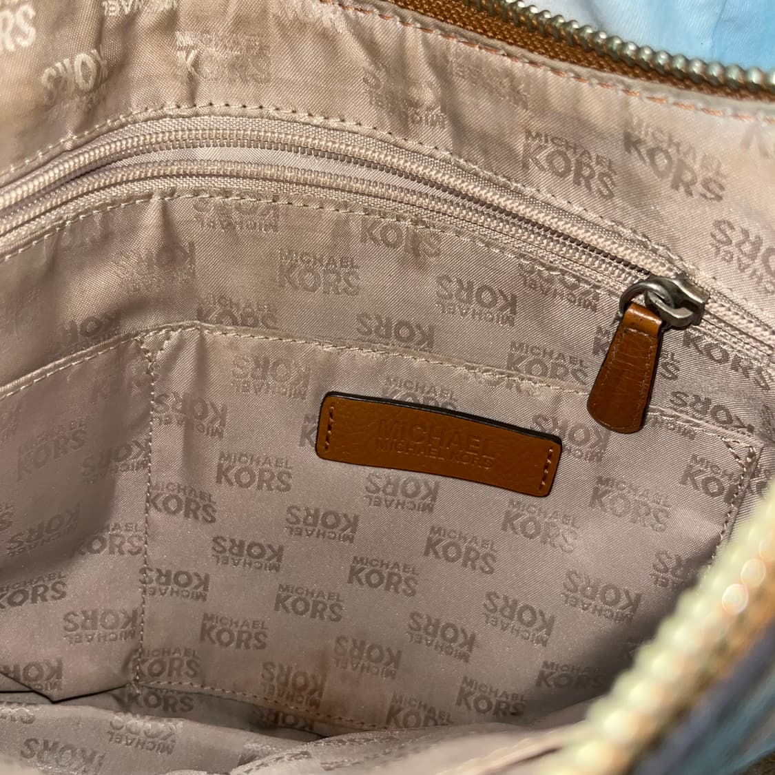 Michael Kors 레더 스터드 숄더백 상품이미지5
